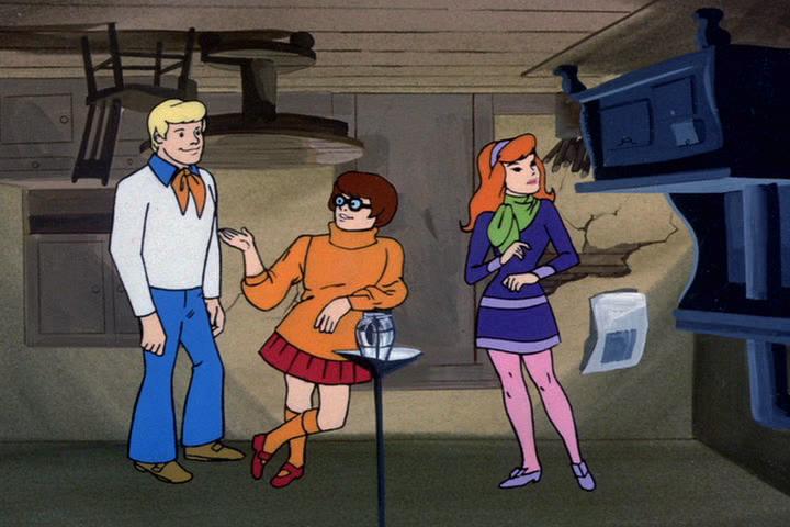 Daphne & Velma Cosplay From Scooby-Doo - Media Chomp